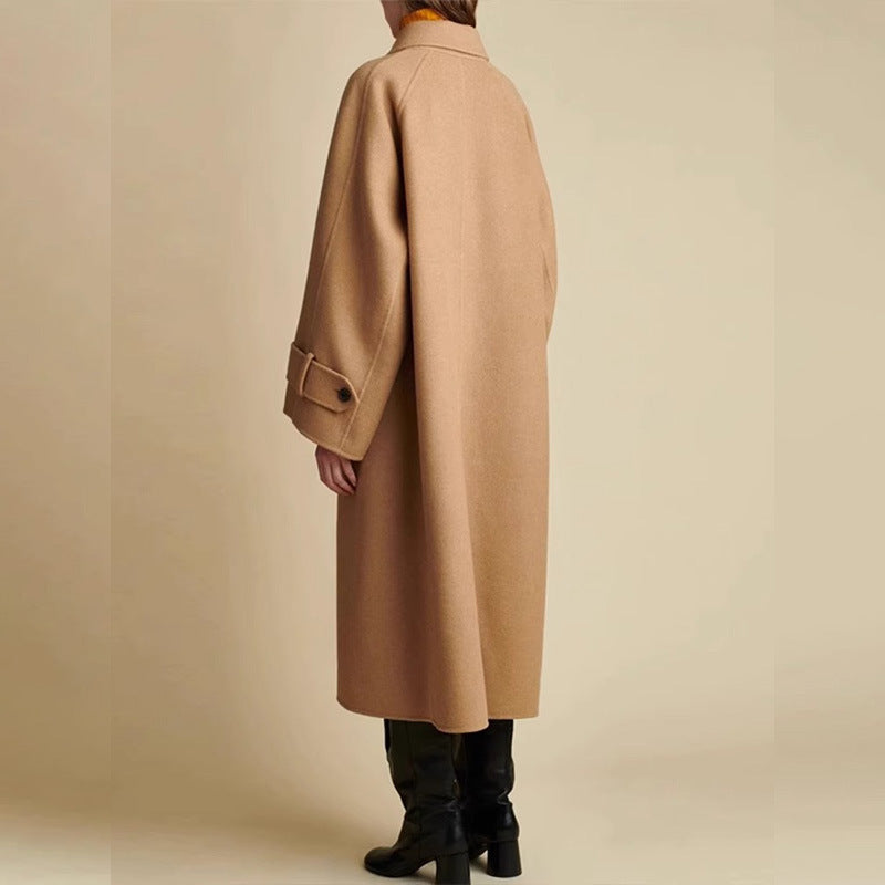 Kvinnors Oversized Ullkappa med Modern Krage Mirla-Eva Jonsson
