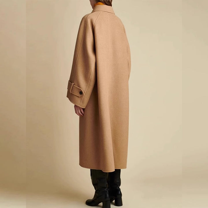 Kvinnors Oversized Ullkappa med Modern Krage Mirla-Eva Jonsson