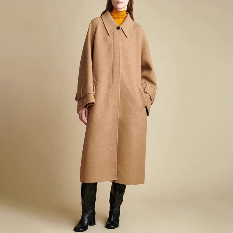 Kvinnors Oversized Ullkappa med Modern Krage Mirla-Eva Jonsson