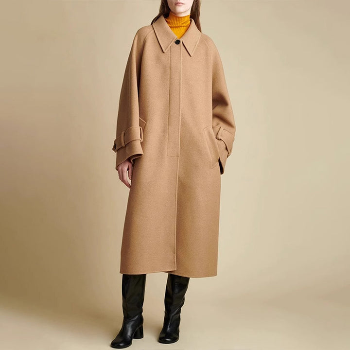 Kvinnors Oversized Ullkappa med Modern Krage Mirla-Eva Jonsson