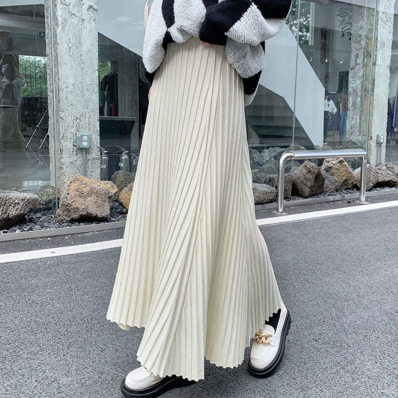 Kvinnors Plisserad Maxi Kjol med Elegant Ribbad Struktur Mirla-Eva Jonsson