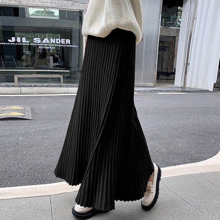 Kvinnors Plisserad Maxi Kjol med Elegant Ribbad Struktur Mirla-Eva Jonsson