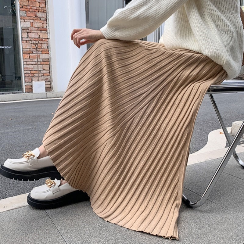 Kvinnors Plisserad Maxi Kjol med Elegant Ribbad Struktur Mirla-Eva Jonsson