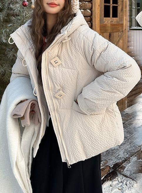 Kvinnors Puffig Vinterjacka med Huva och Dekorativa Knappar Mirla-Eva Jonsson