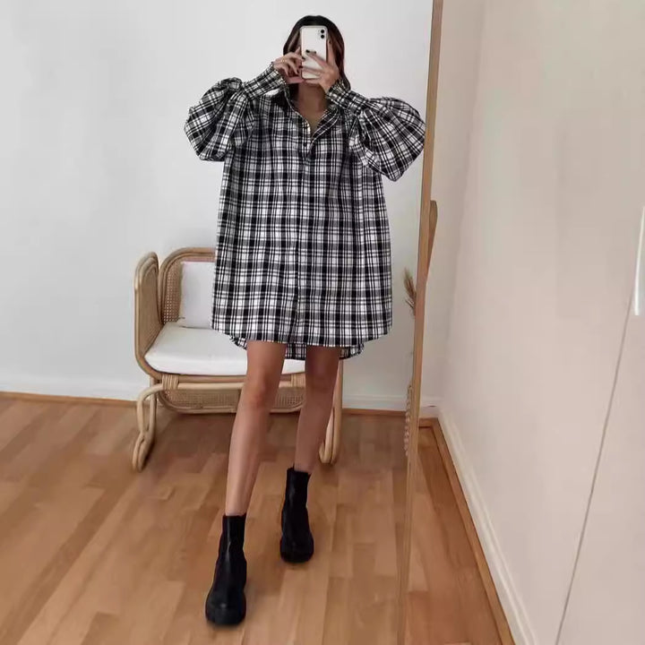 Kvinnors Rutigt Oversized Skjorta med Avslappnad Skärning Mirla-Eva Jonsson