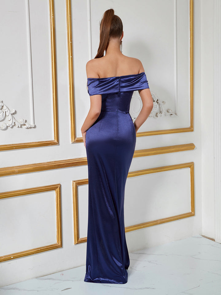 Kvinnors Sexig Partykjol med Off-Shoulder Design och Elegant Slits Mirla-Eva Jonsson