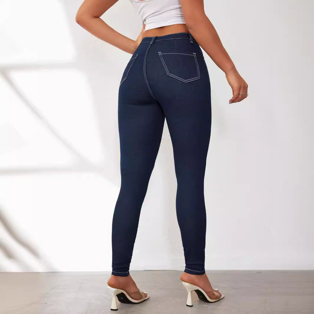 Kvinnors Slim Fit Jeans med Hög Midja och Innovativ Sömsdesign Mirla-Eva Jonsson