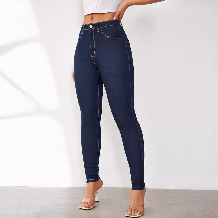 Kvinnors Slim Fit Jeans med Hög Midja och Innovativ Sömsdesign Mirla-Eva Jonsson