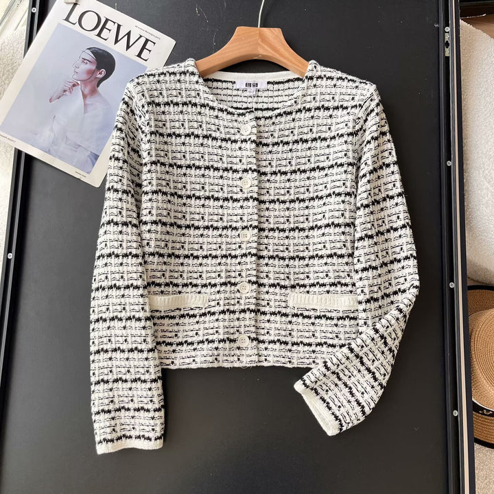 Kvinnors Snygga Stickade Kcardigan med Texturerat Mönster Mirla-Eva Jonsson