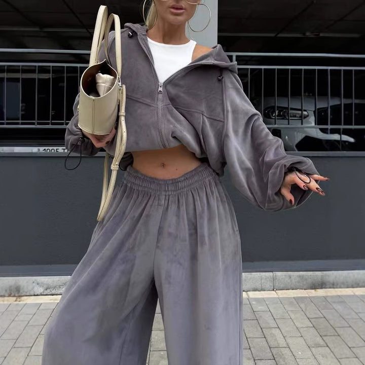 Kvinnors Sportiga Fleece Kostym med LOOSE Passform och Huva Mirla-Eva Jonsson