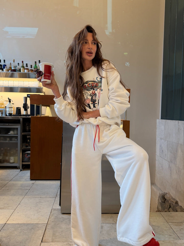 Kvinnors Sportiga Lounge Set med Bekväm Troja och Löst Byxor Mirla-Eva Jonsson