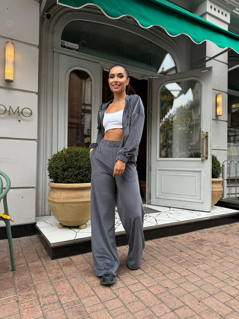 Kvinnors Sportiga Sammet Sweat Suit med Huva och Bekväm Midja Mirla-Eva Jonsson