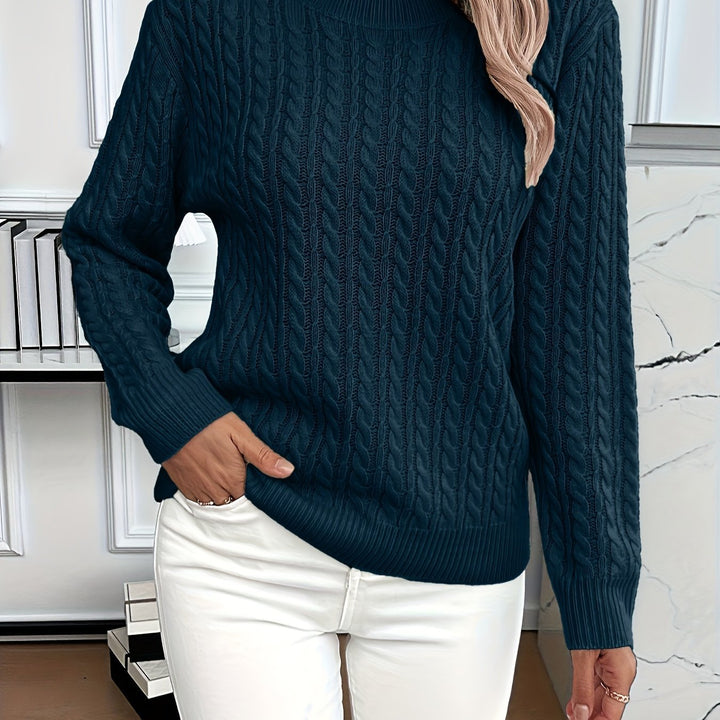Kvinnors Stickad Tröja med Elegant Kabel Design Mirla-Eva Jonsson