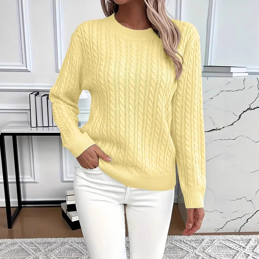 Kvinnors Stickad Tröja med Elegant Kabel Design Mirla-Eva Jonsson