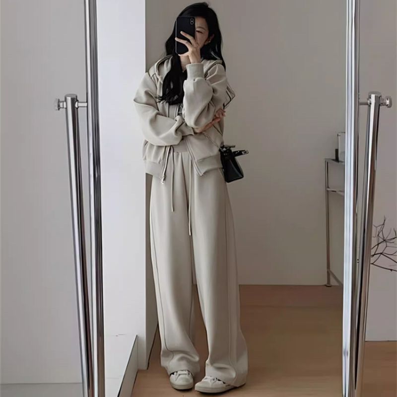 Kvinnors Stort Oversized Fritids Hoodie Set med Djup Urringning och Avslappnade Byxor Mirla-Eva Jonsson