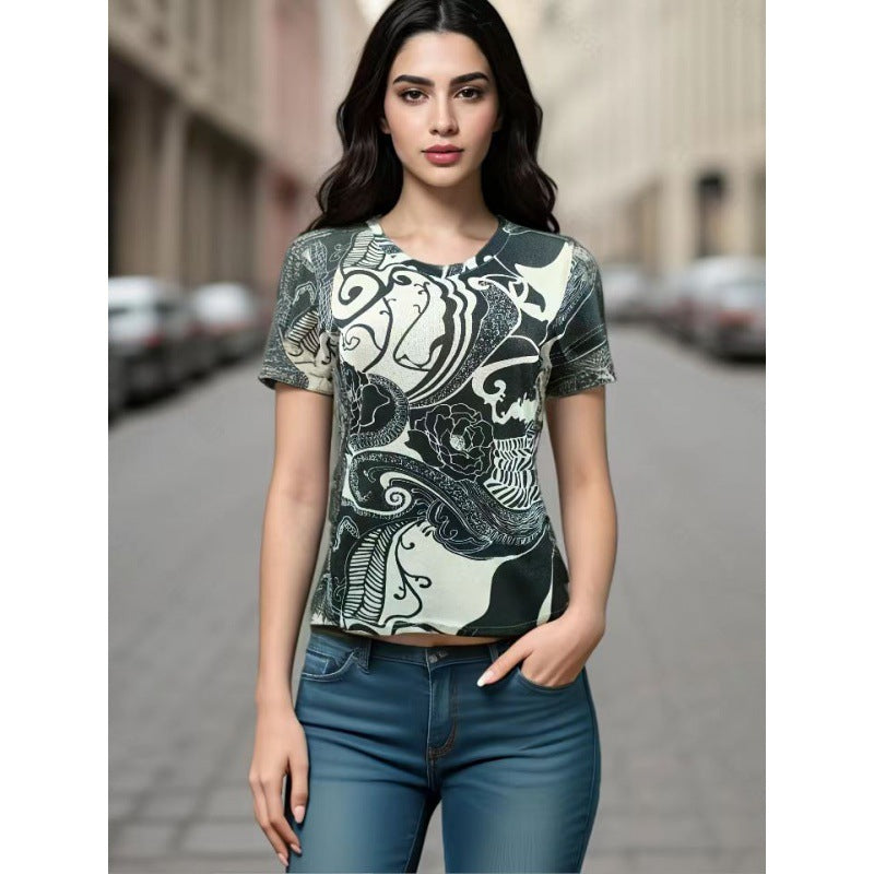 Kvinnors T-shirt med kreativ läppdesign och avslappnad passform Mirla-Eva Jonsson
