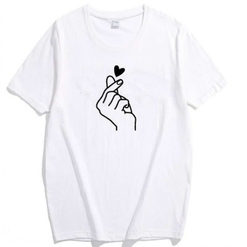 Kvinnors T-shirt med kreativt hjärta-design och lös passform Mirla-Eva Jonsson