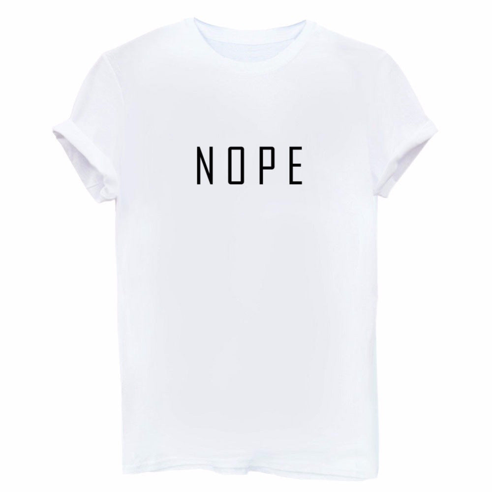 Kvinnors T-shirt med modern iögonfallande text Mirla-Eva Jonsson
