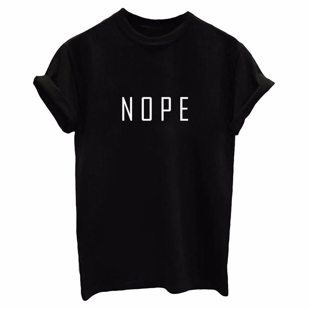 Kvinnors T-shirt med modern iögonfallande text Mirla-Eva Jonsson