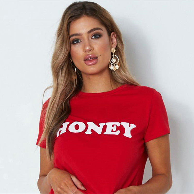 Kvinnors T-shirt med trendig text Mirla-Eva Jonsson