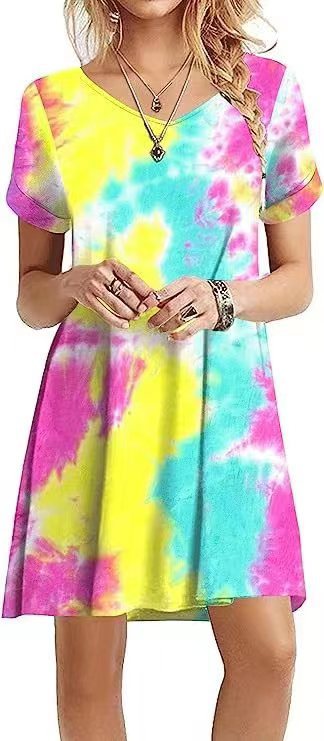 Kvinnors T-shirtklänning med modernt tie-dye-utseende Mirla-Eva Jonsson