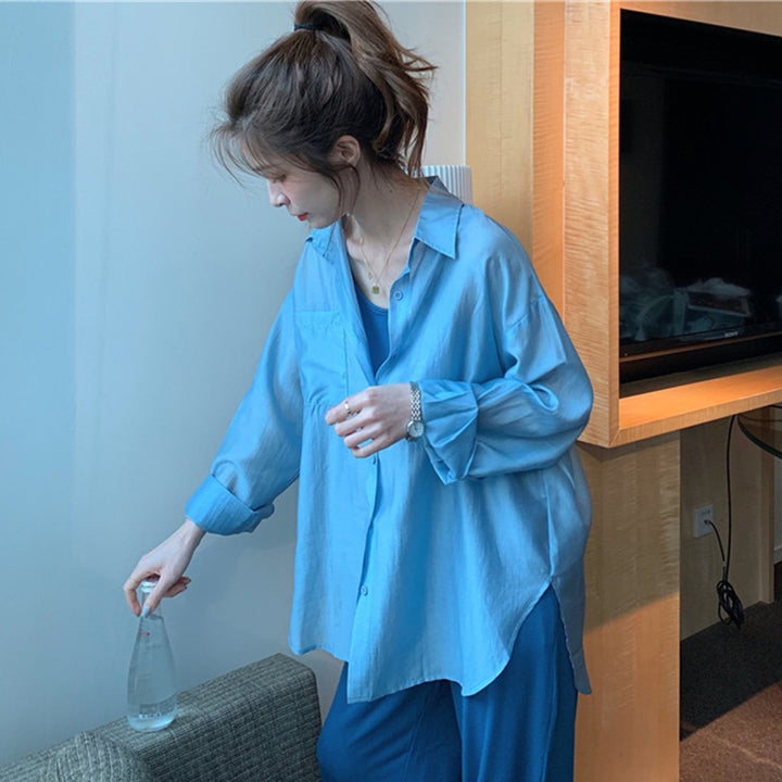 Kvinnors Transparent Blus med Modern Klipp och Löst Passform Mirla-Eva Jonsson