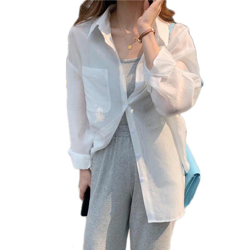 Kvinnors Transparent Blus med Modern Klipp och Löst Passform Mirla-Eva Jonsson
