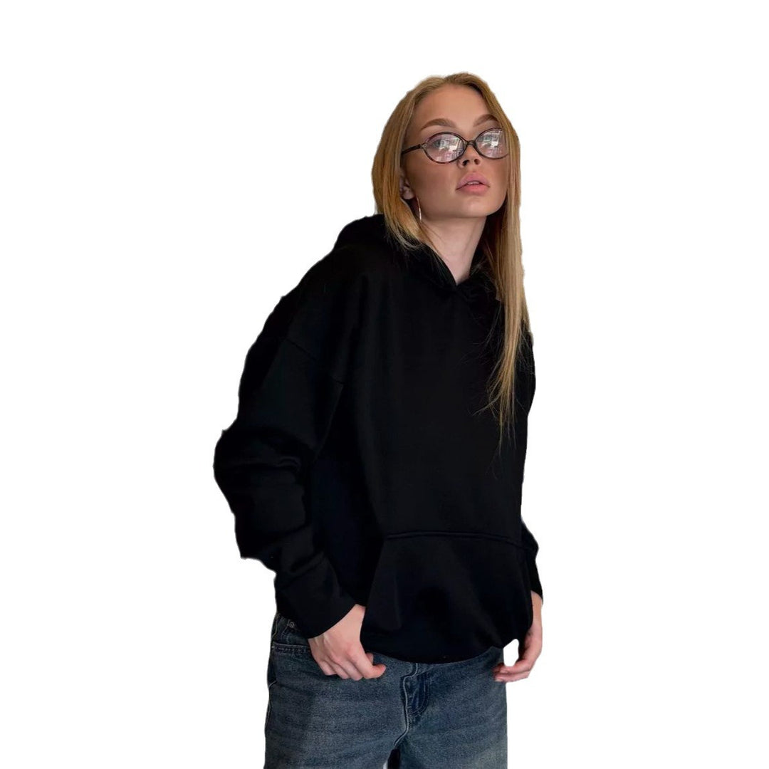 Kvinnors Urban Hoodie med slående bokstäver Mirla-Eva Jonsson