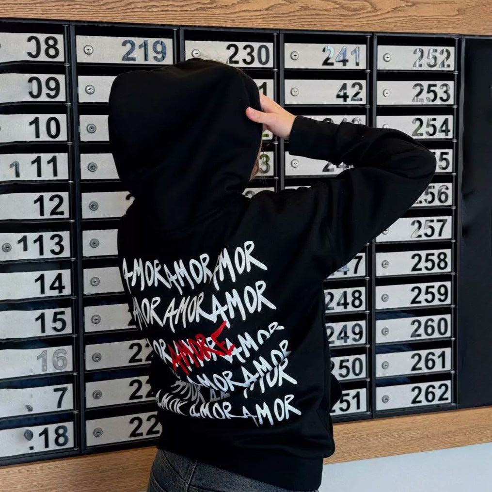 Kvinnors Urban Hoodie med slående bokstäver Mirla-Eva Jonsson