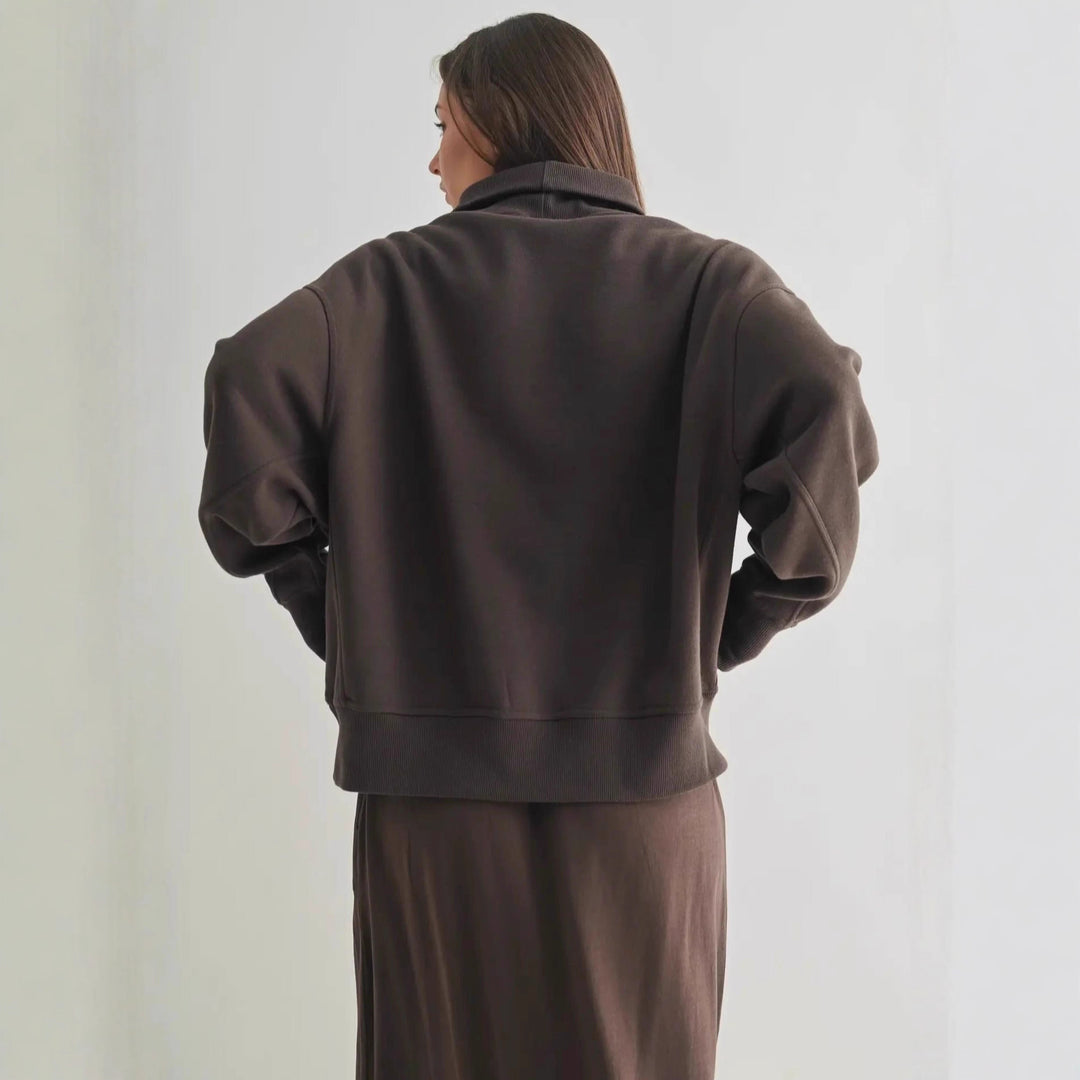Kvinnors Urban Oversized Tröja med Hög Krage Mirla-Eva Jonsson
