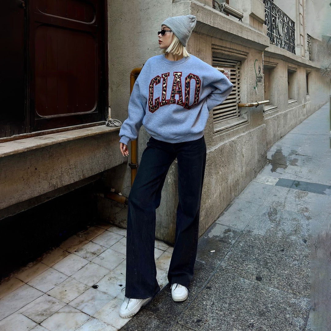 Kvinnors Urban Sweatshirt med iögonfallande logotyp Mirla-Eva Jonsson