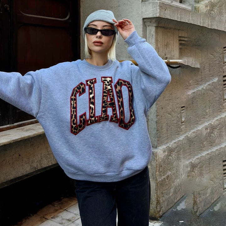 Kvinnors Urban Sweatshirt med iögonfallande logotyp Mirla-Eva Jonsson