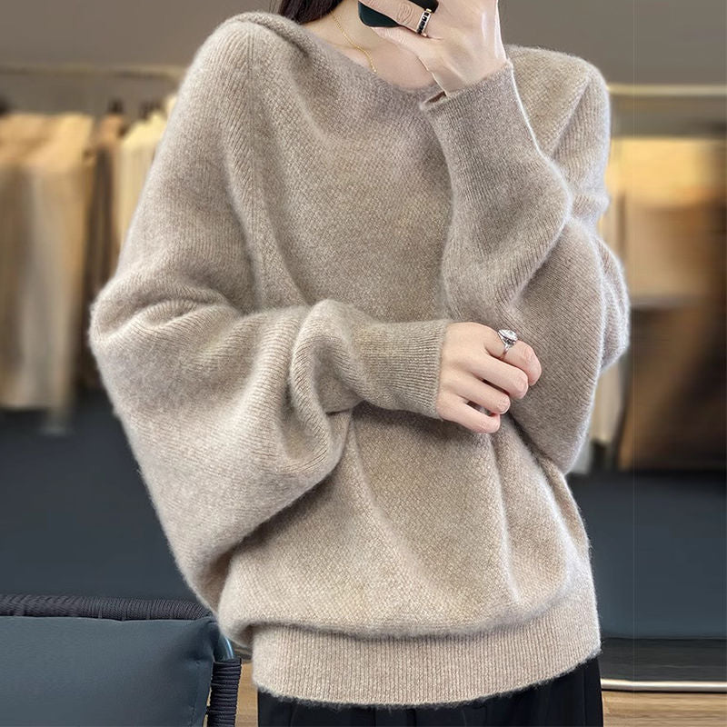 Kvinnors V-hals-sweater gjord av mjukt material Mirla-Eva Jonsson