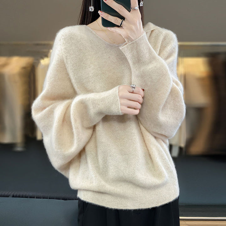 Kvinnors V-hals-sweater gjord av mjukt material Mirla-Eva Jonsson