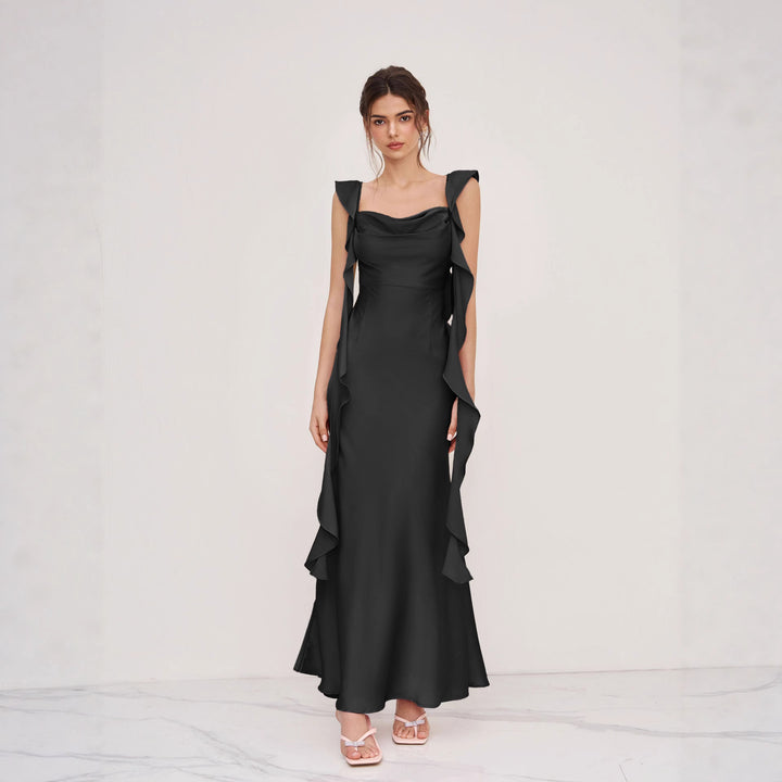 Kvinnors aftondress med asymmetriska volanger Mirla-Eva Jonsson