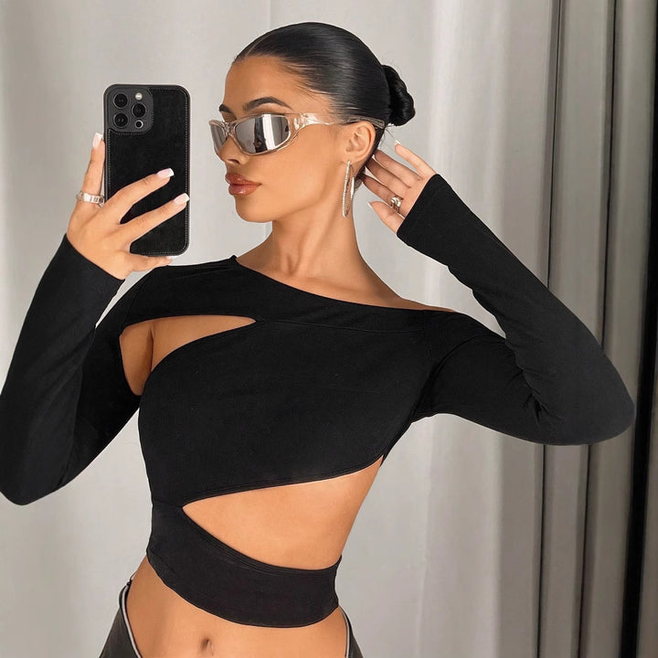 Kvinnors asymmetrisk crop top med urklippsdetaljer Mirla-Eva Jonsson