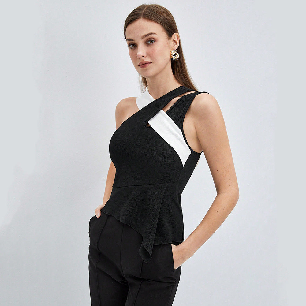 Kvinnors asymmetrisk topp med elegant omslagsdesign och fina volanger Mirla-Eva Jonsson