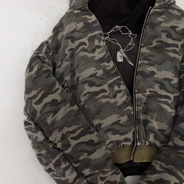 Kvinnors avslappnad camouflage bomberjacka med hög krage och dragkedja Mirla-Eva Jonsson