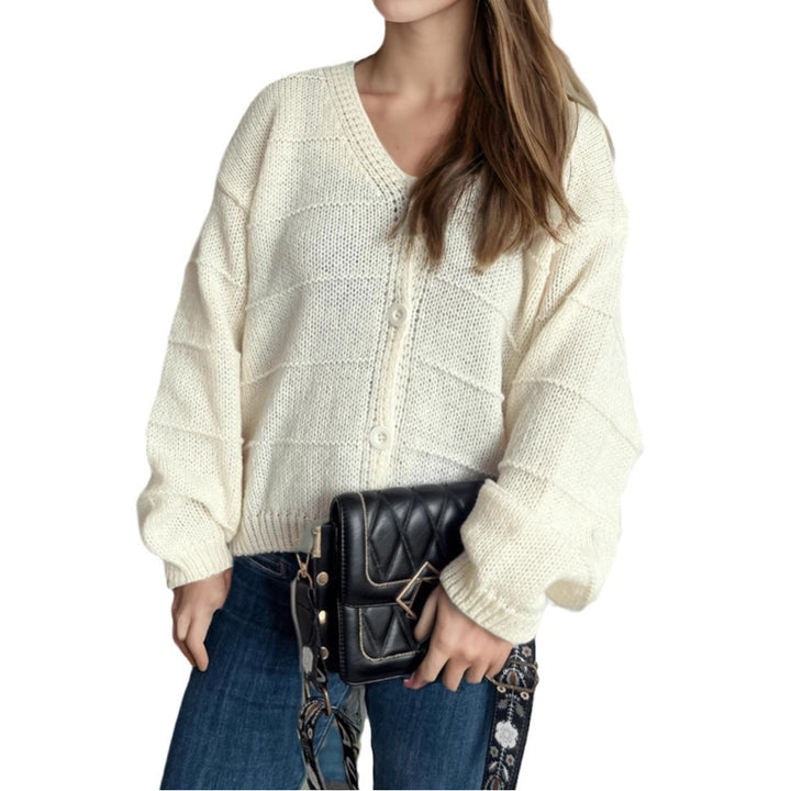 Kvinnors avslappnad cardigan med djup V-hals och eleganta knappar Mirla-Eva Jonsson