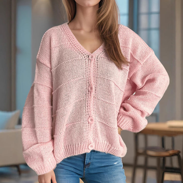Kvinnors avslappnad cardigan med djup V-hals och eleganta knappar Mirla-Eva Jonsson