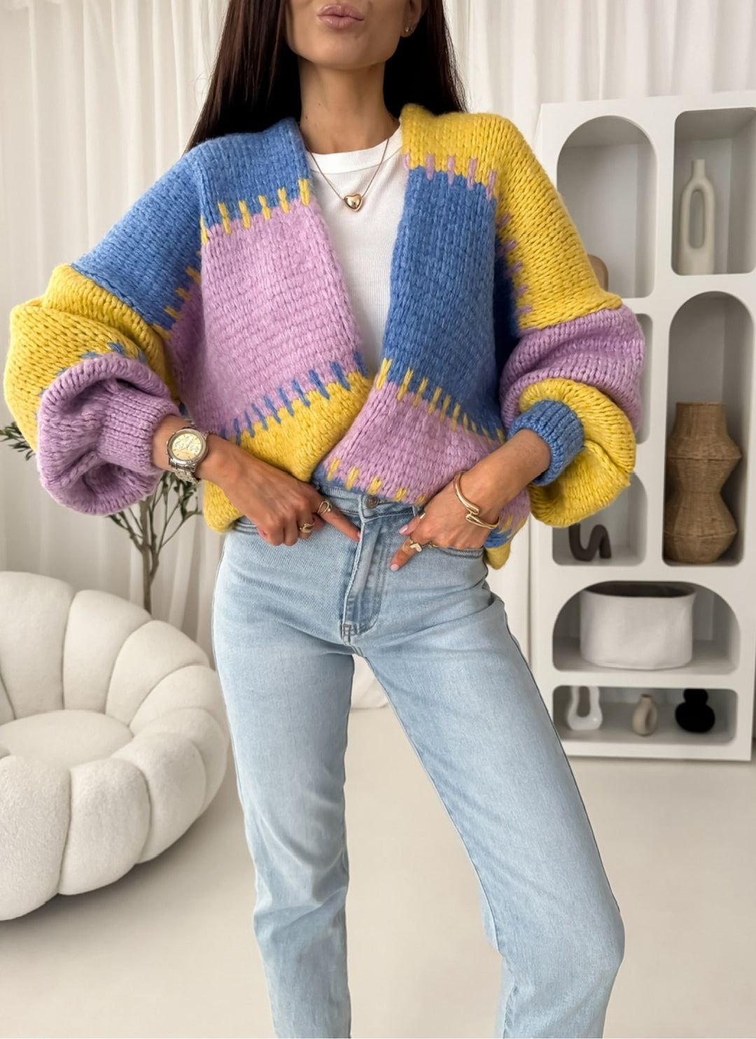 Kvinnors avslappnad cardigan med voluminösa ärmar och geometriskt mönster Mirla-Eva Jonsson
