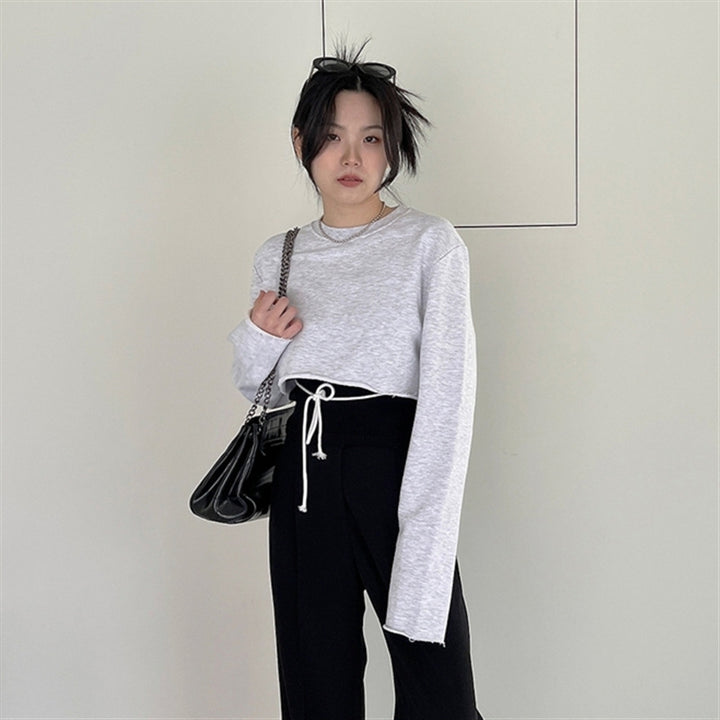 Kvinnors avslappnad crop sweatshirt med justerbar dragsko Mirla-Eva Jonsson