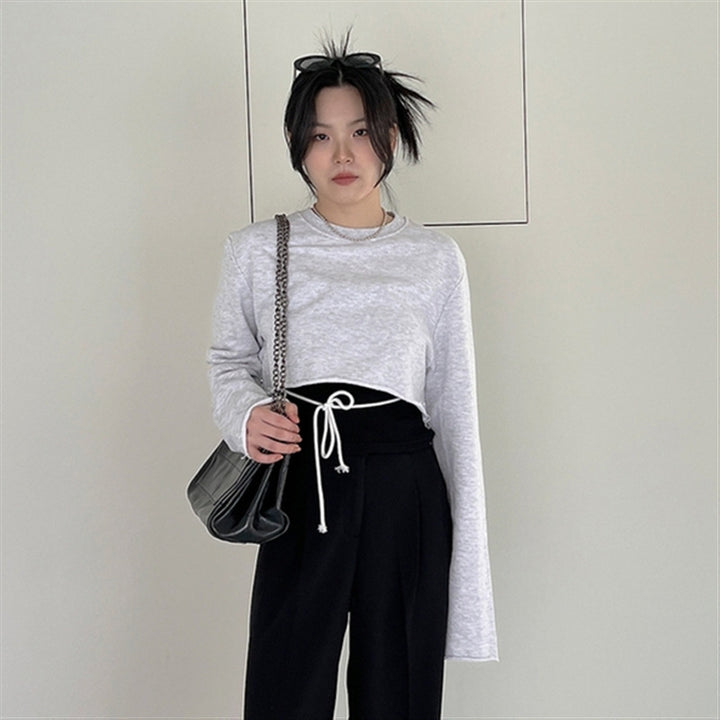 Kvinnors avslappnad crop sweatshirt med justerbar dragsko Mirla-Eva Jonsson