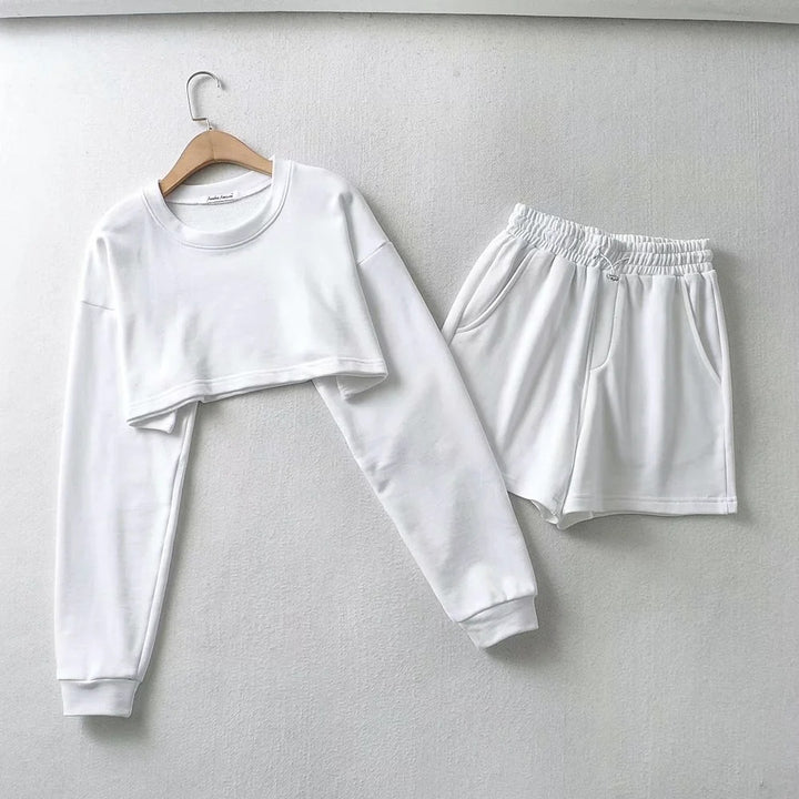 Kvinnors avslappnad crop top och shorts set Mirla-Eva Jonsson