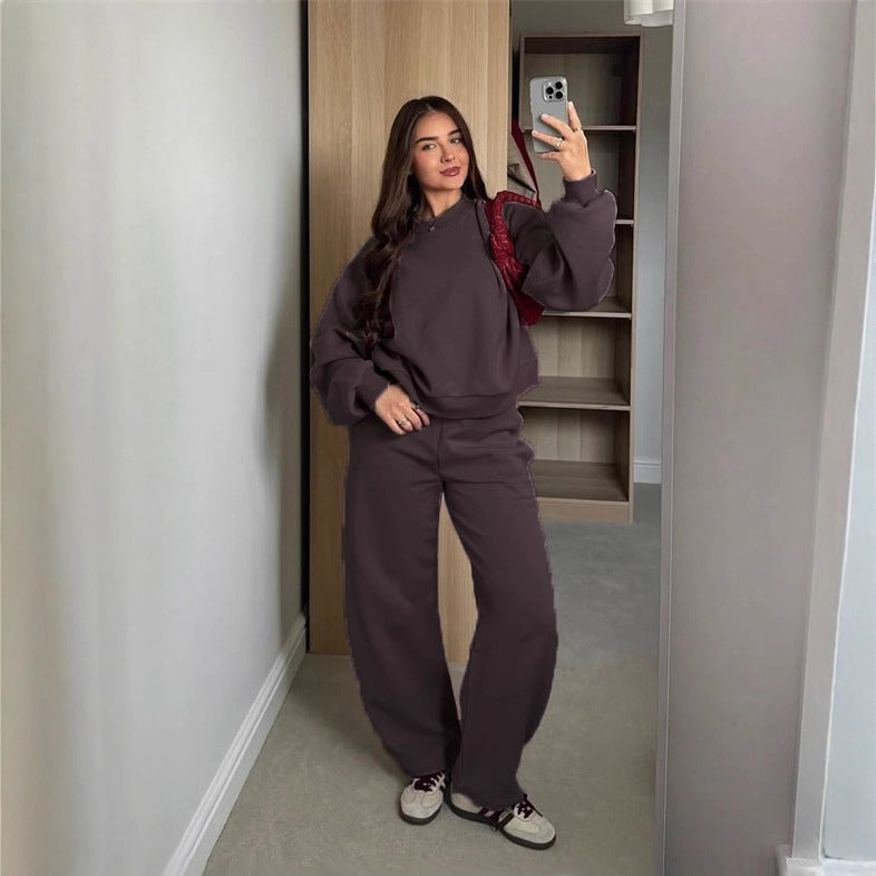 Kvinnors avslappnad crop top och vida joggerbyxor set Mirla-Eva Jonsson