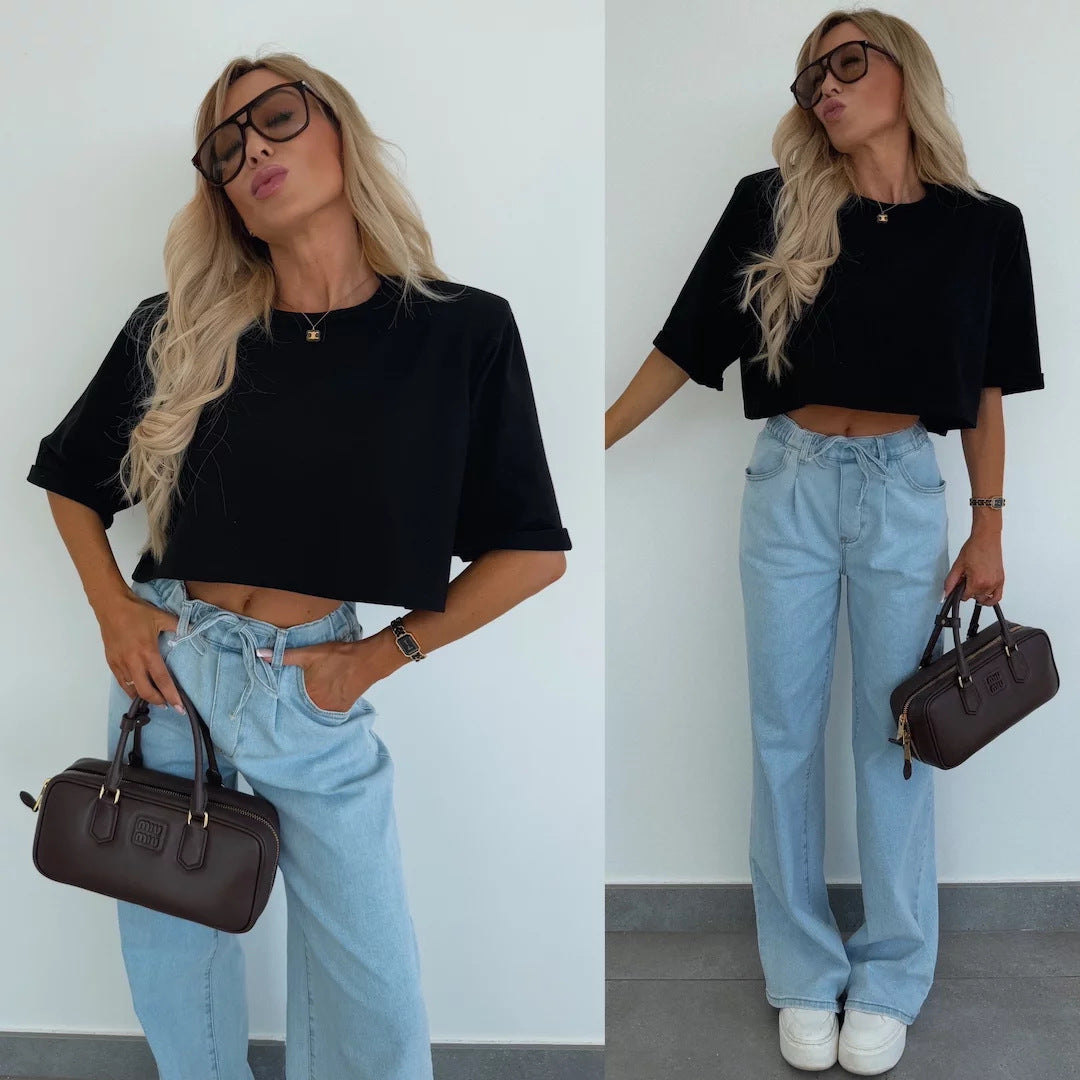 Kvinnors avslappnad croppad T-shirt med breda ärmar och material av hög kvalitet-Eva Jonsson