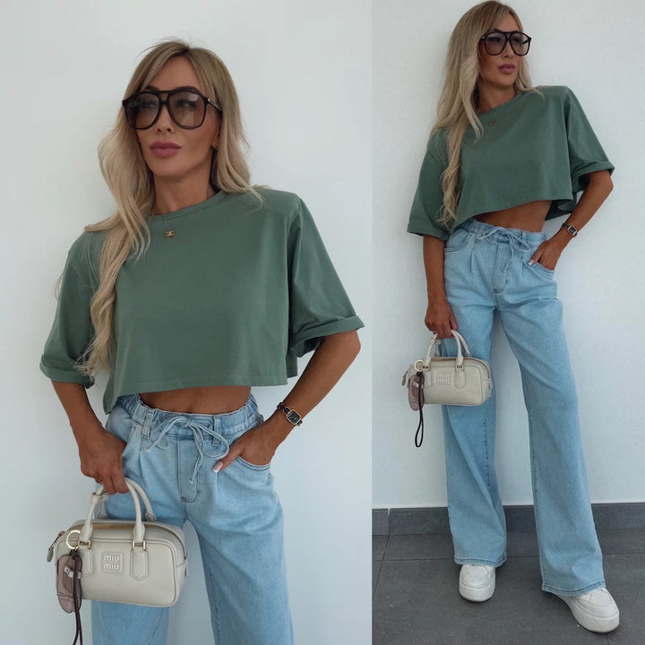 Kvinnors avslappnad croppad T-shirt med breda ärmar och material av hög kvalitet-Eva Jonsson
