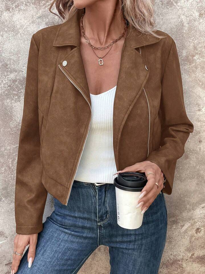 Kvinnors avslappnad faux läder bikerjacka med modern passform och eleganta detaljer Mirla-Eva Jonsson