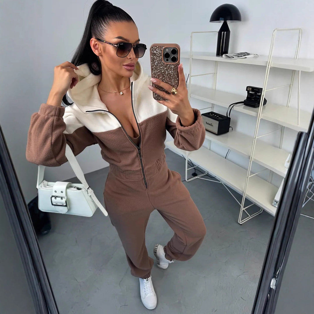 Kvinnors avslappnad fleeceoverall med elegant dragkedja och huva Mirla-Eva Jonsson
