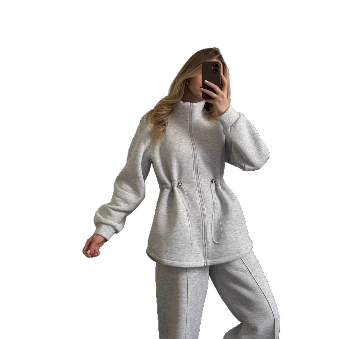 Kvinnors avslappnad fritidsset med mjukt tyg och elastisk midja Mirla-Eva Jonsson